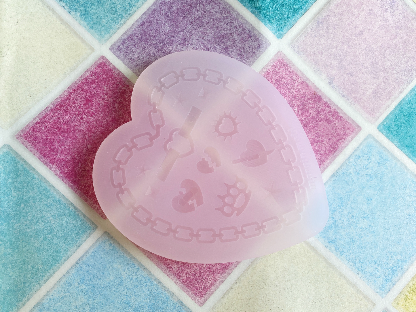 Heart Chain Bits Silicone Mold, Matte UV Resin Mold