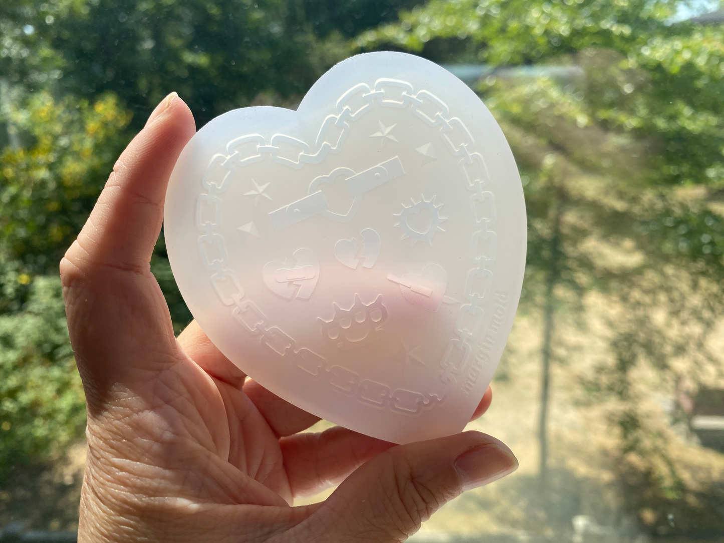 Heart Chain Bits Silicone Mold, Matte UV Resin Mold