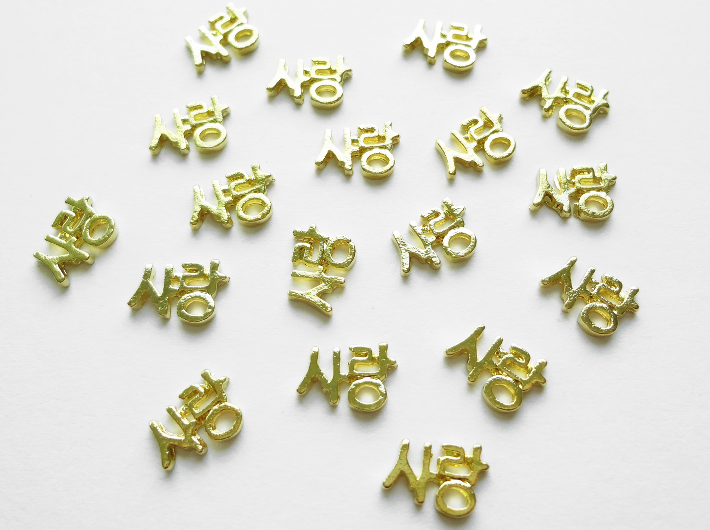 9x6mm 3D Gold Korean Text Sarang Love