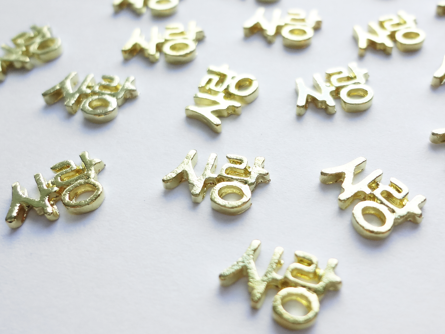 9x6mm 3D Gold Korean Text Sarang Love