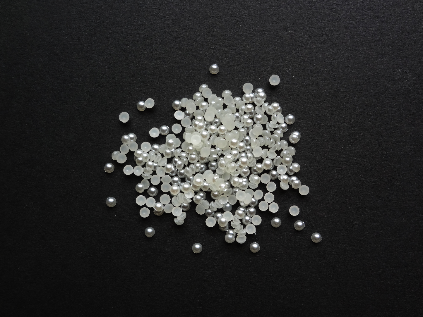 2.5mm White Pearl Round Flatbacks