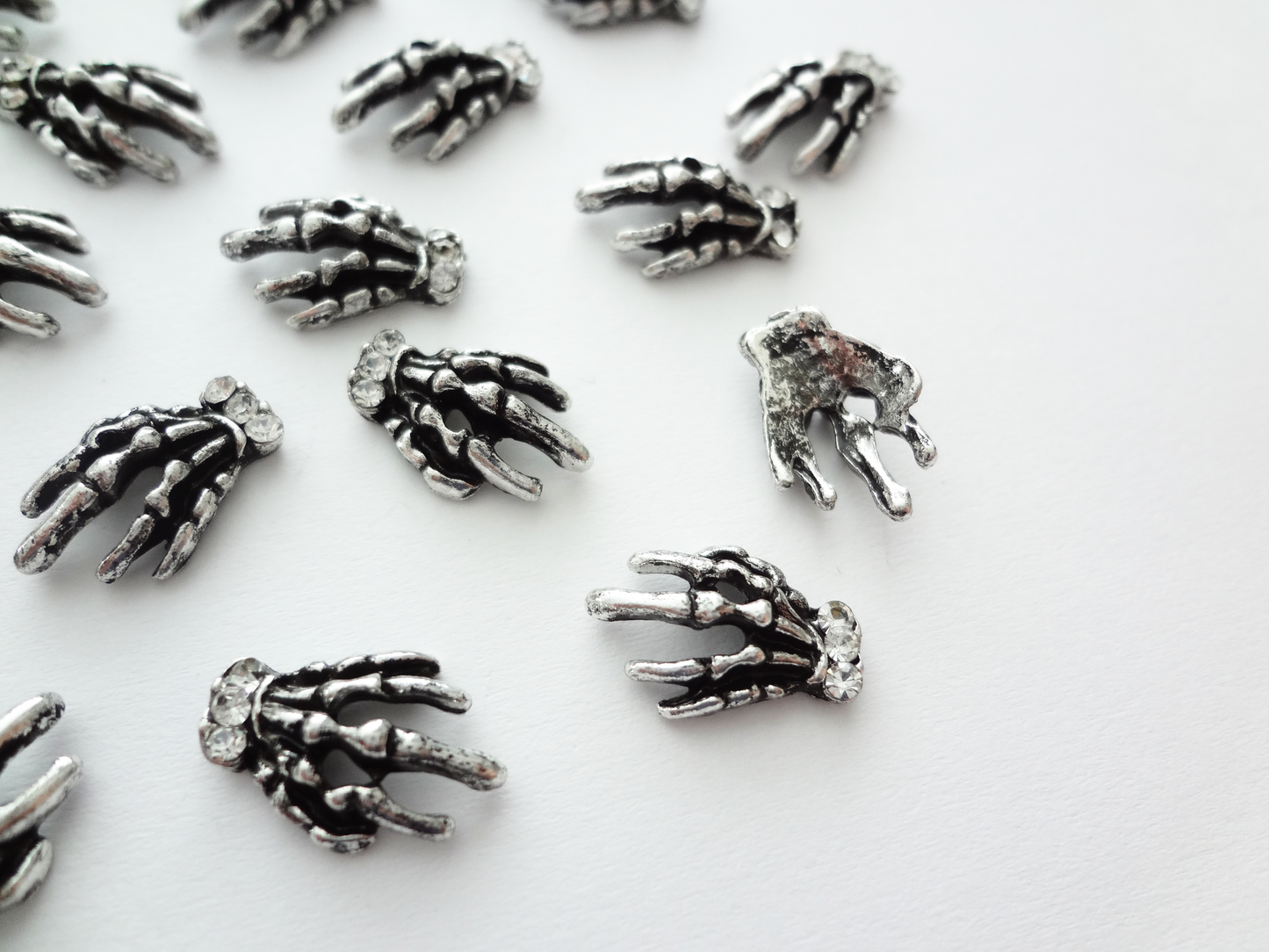 Load image into Gallery viewer, 13x10mm 3D Antique Silver Skeleton Hands with Rhinestones
