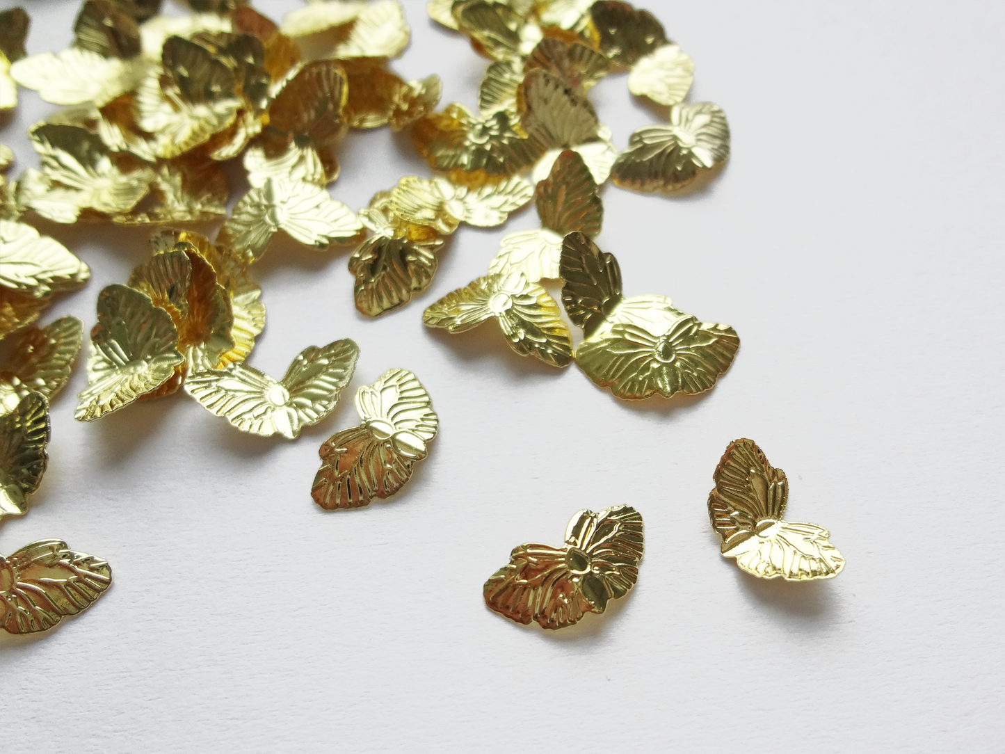 9x5mm Gold Moth