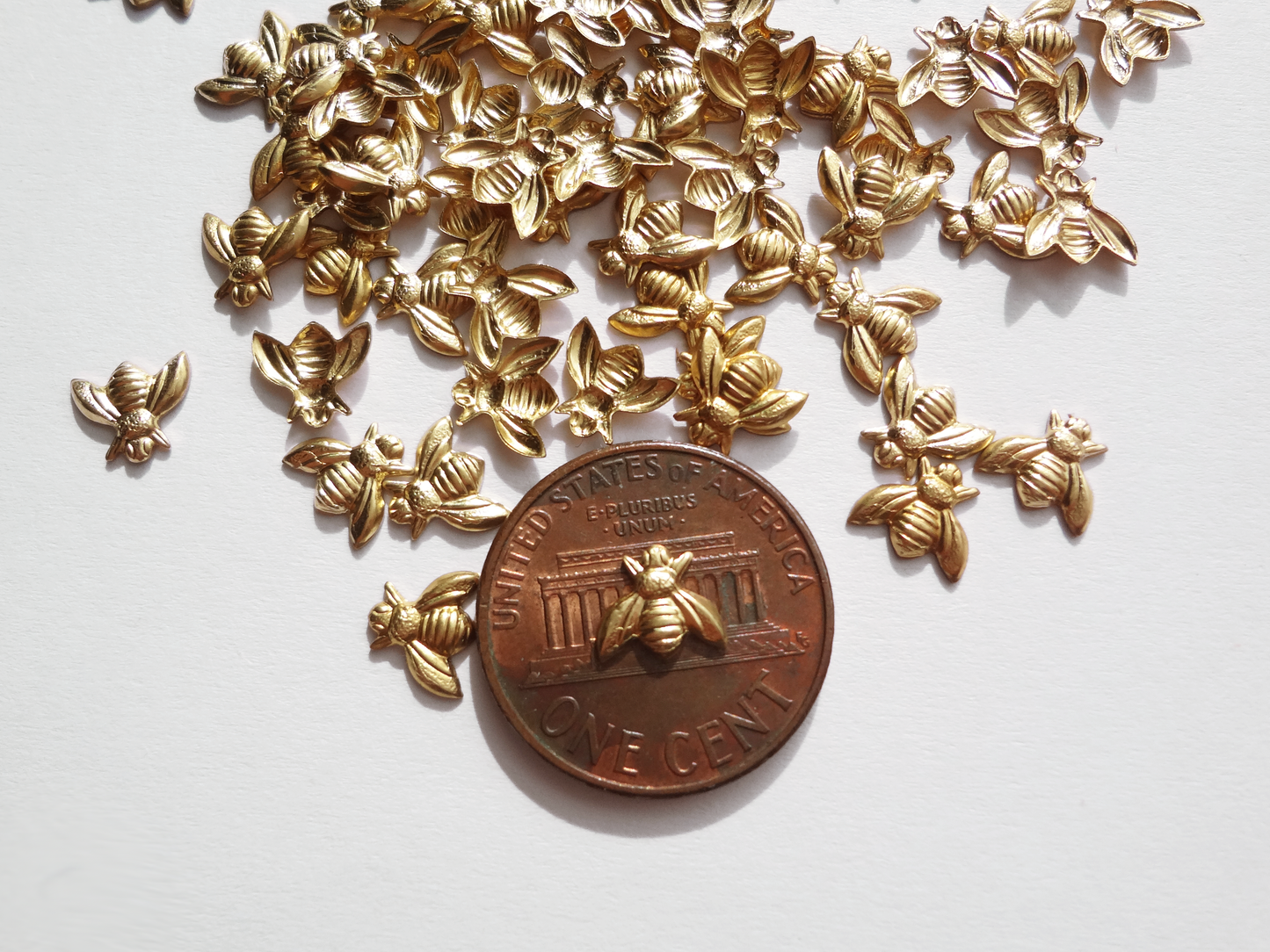 6x7mm Raw Brass Gold Bee