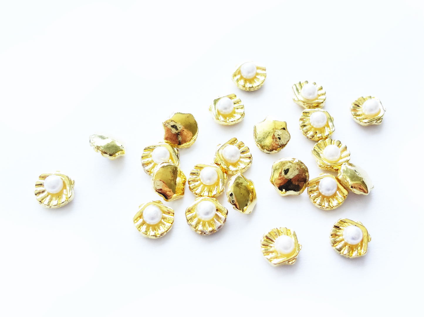 6x5mm 3D Gold Shell with Pearl