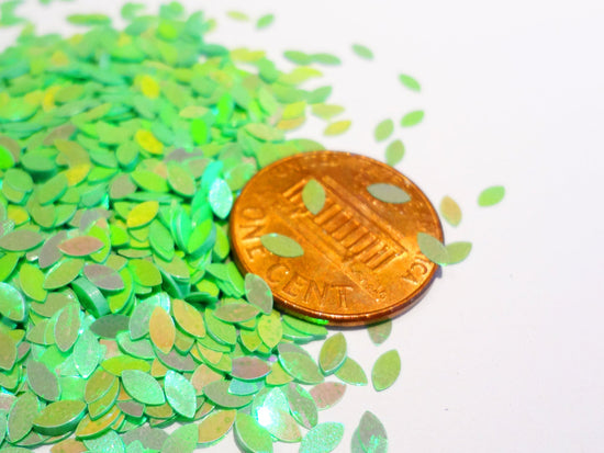 Iridescent Light Green Leaves Glitter, 4x2mm