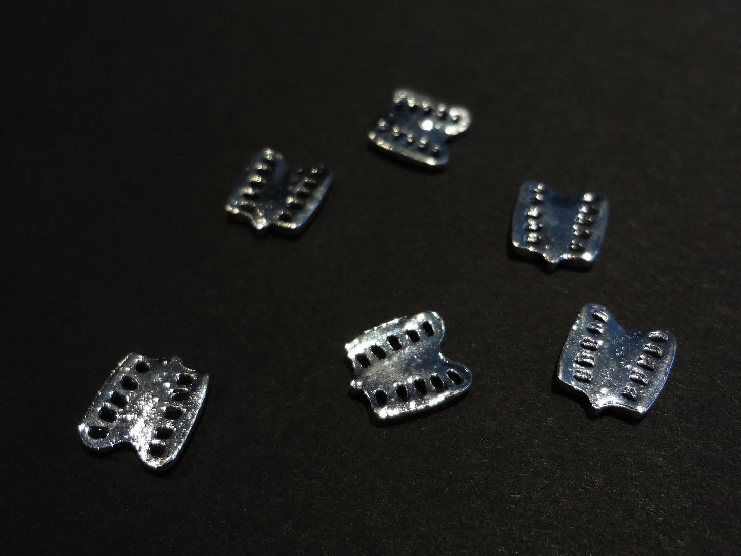 8x7mm 3D Silver Rib Cage
