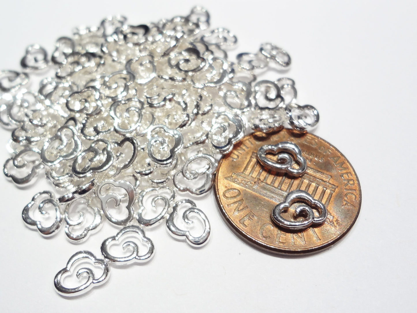 7x5mm Silver Anime Clouds