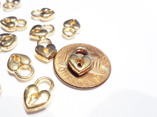 Load image into Gallery viewer, 11x7mm Gold Heart Lock
