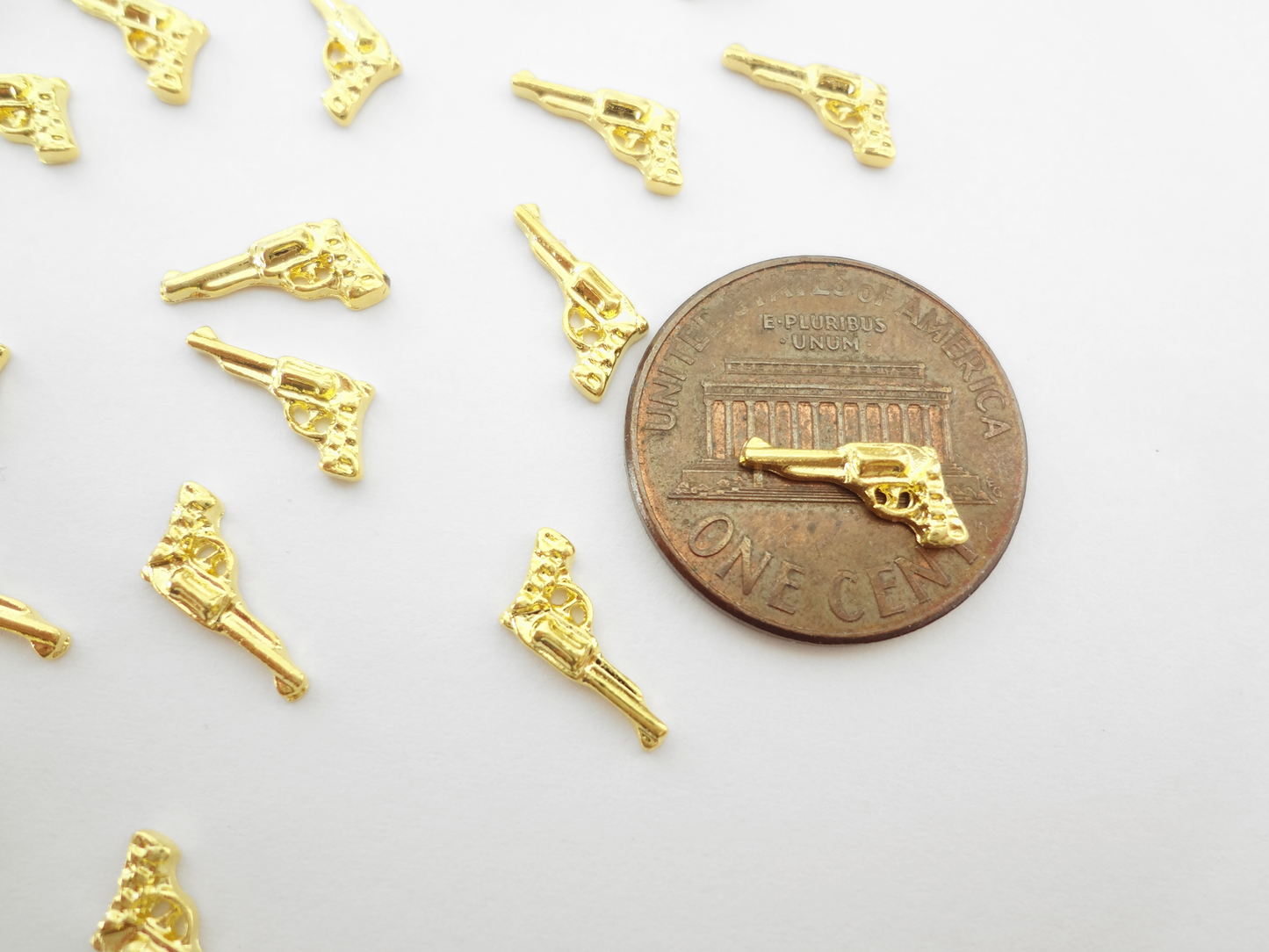 Load image into Gallery viewer, 9x7mm 3D Gold Gun
